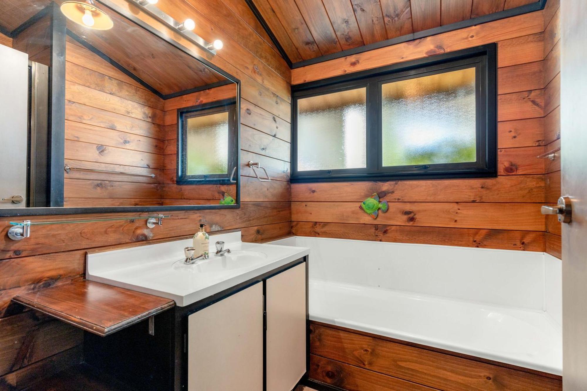 Pauanui Beach House Suntrap Экстерьер фото